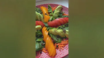 Салат с авокадо