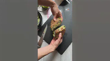 🥪СЭНДВИЧ С ЛОСОСЕМ И СОУСОМ ИЗ АВОКАДО. Рецепт в описании👇🏼ПОДПИШИСЬ #рецептынакаждыйдень
