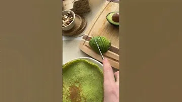 Бальзам для губ из авокадо #food #доставкаеды #ппшоколад #авокадо #pancake #фруктоед #рецепт