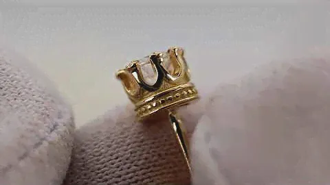 EliteGold - пусеты в форме короны с бриллиантами в лимонном золоте