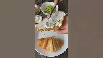 Croissant with Avocado and Salmon 🥐🥑 #croissant #recipeoftheday круассан с авокадо и лососем