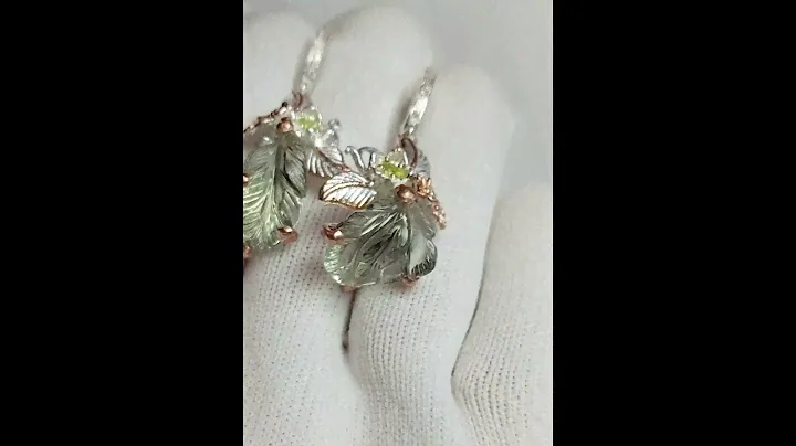 эксклюзивные ассиметричные серьги. празолит, период, позолота.