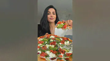 ВКУСНЕЙШАЯ ПИЦЦА С ЛОСОСЕМ И СТРАЧАТЕЛЛОЙ- легко приготовить и ооочень вкусно 😍